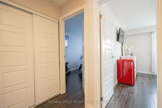 Additional image 23 of 4 Simmons Blvd