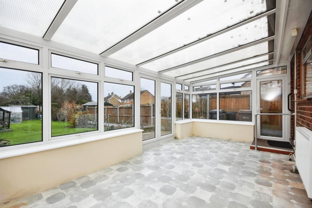 Additional image 4 of Paschal Way, Great Baddow, Chelmsford