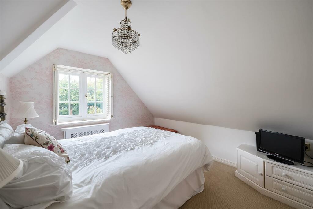 Additional image 26 of High Road, Chipstead, Coulsdon