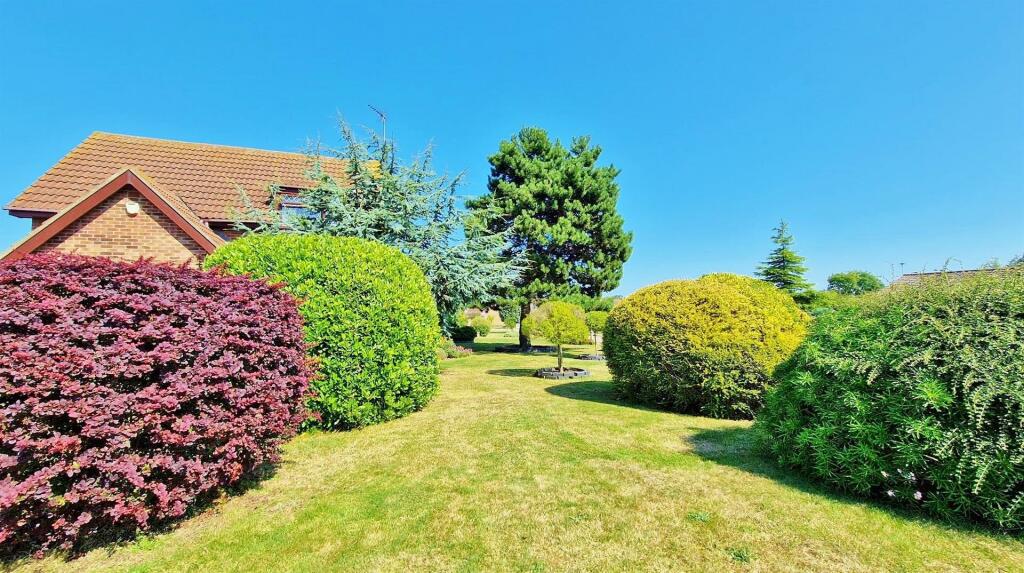 Additional image 32 of Thorns Way, Frinton Homelands