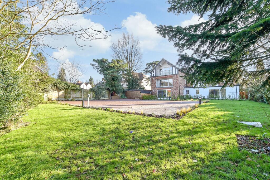 Additional image 5 of Queens Park Road, Caterham, Surrey