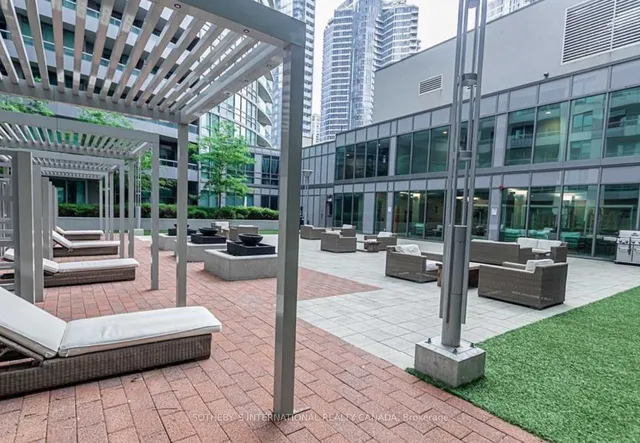 Additional image 34 of 19 Grand Trunk Cres Unit 707