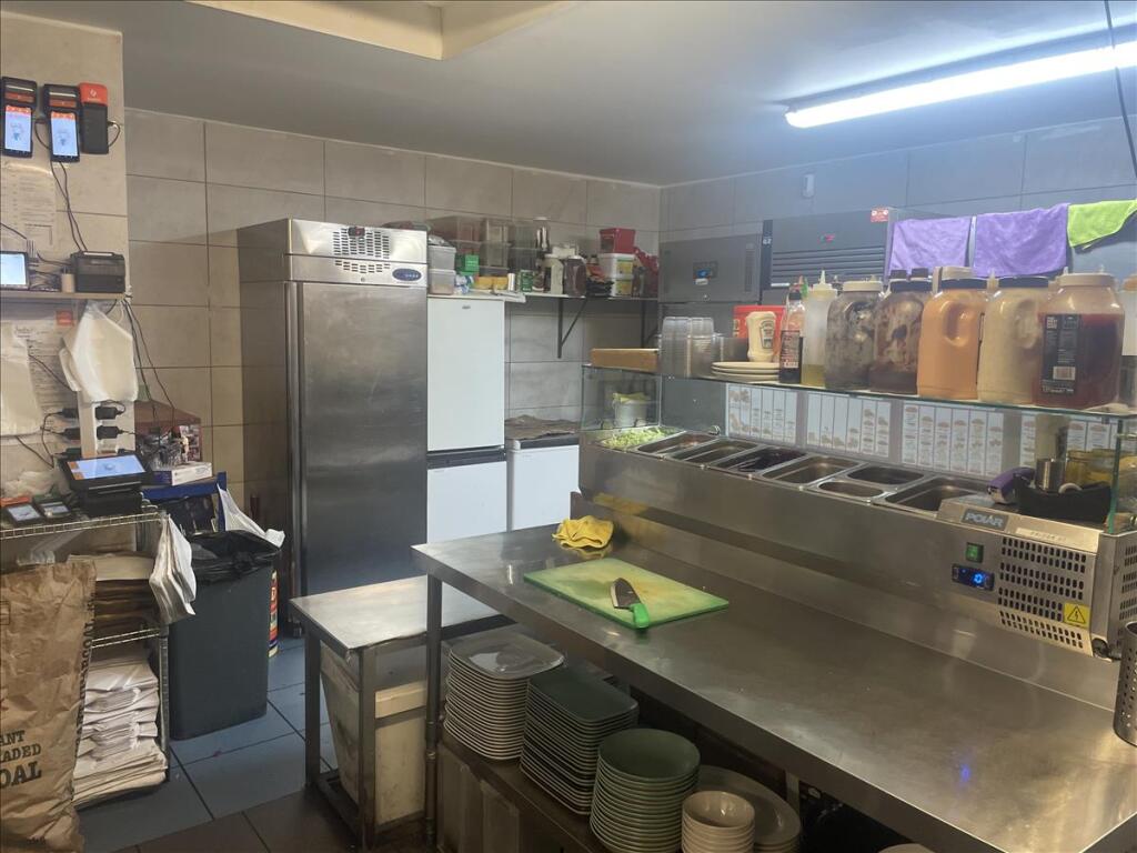 Additional image 9 of 158-160 Chestnut Grove, Mitcham, merton, London, CR4