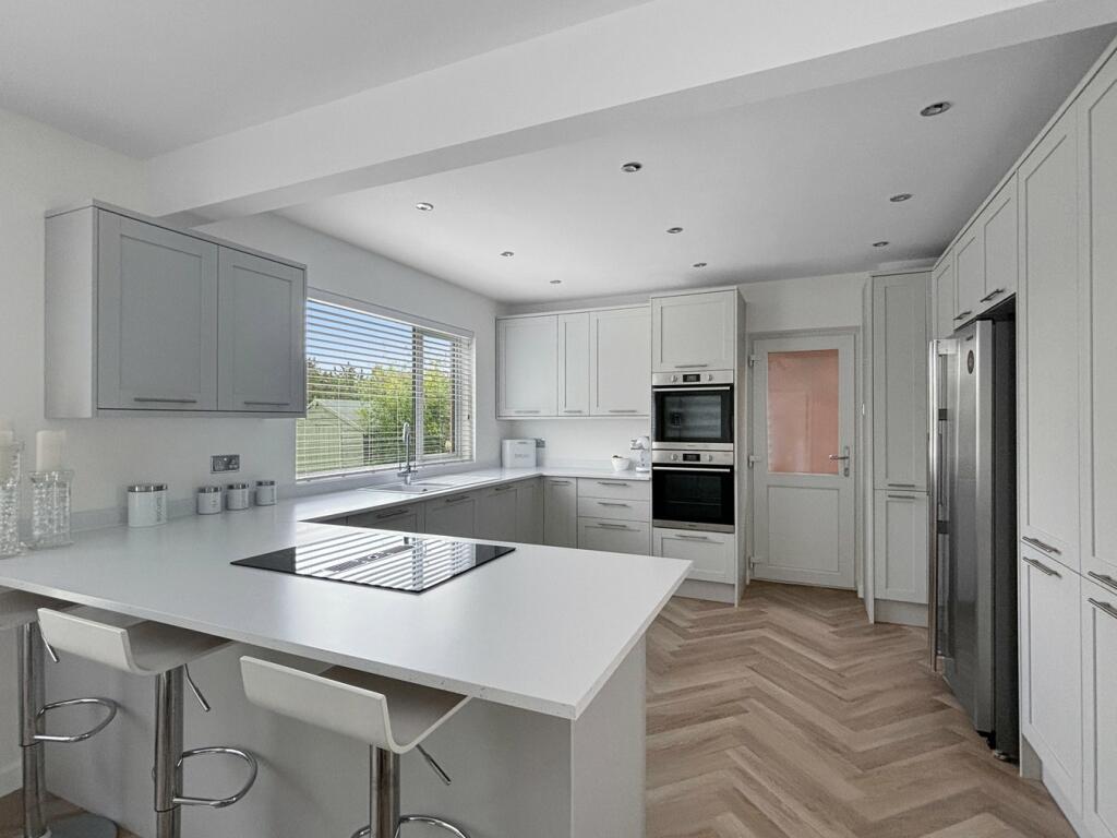 Additional image 3 of Aylesbury Drive, Holland-on-Sea, Clacton-on-Sea, CO15