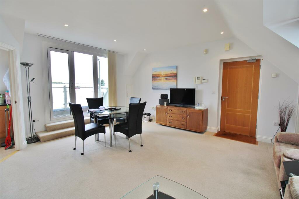 Additional image 5 of Queens Road, Frinton-On-Sea