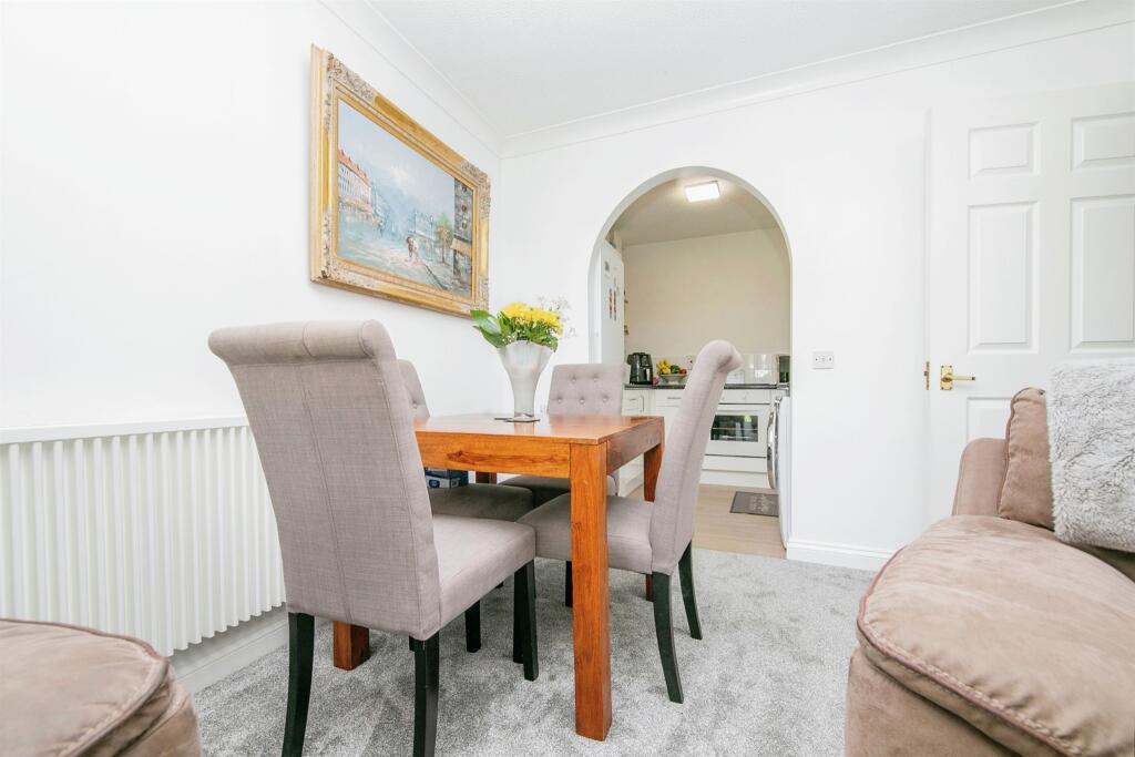 Additional image 3 of Louise Close, Walton On The Naze