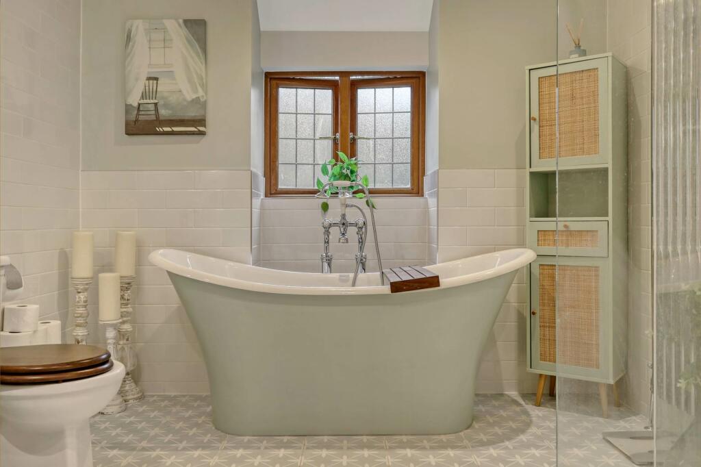 Additional image 9 of Park Lane, Herongate