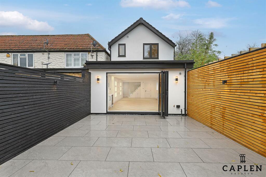 Additional image 22 of Coopers Hill, Ongar
