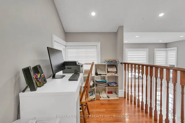 Additional image 18 of 85 Stoneylake Ave