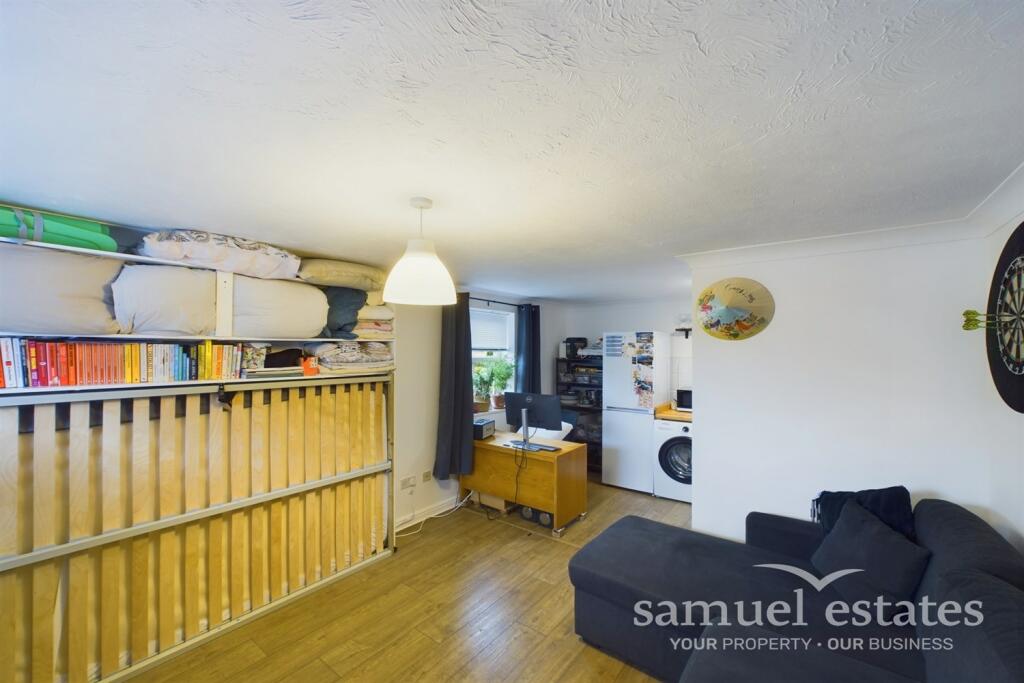 Additional image 3 of Silbury Avenue, Mitcham, CR4