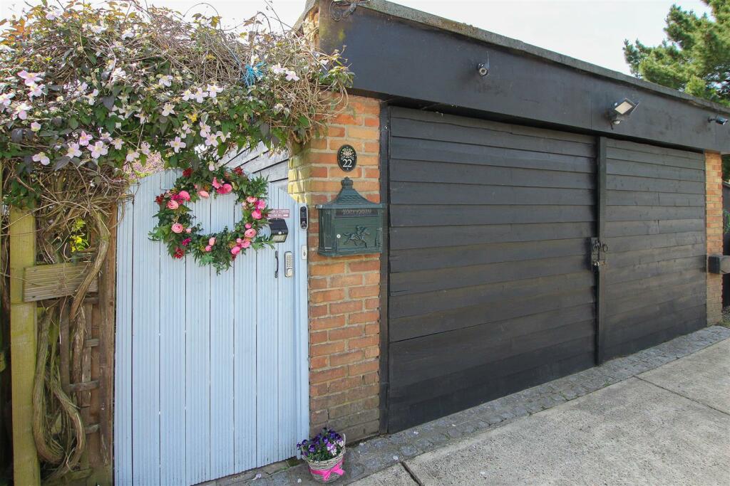 Additional image 30 of Mores Lane, Bentley, Brentwood