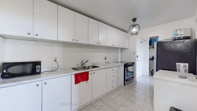 Additional image 12 of 362 The East Mall Unit 808