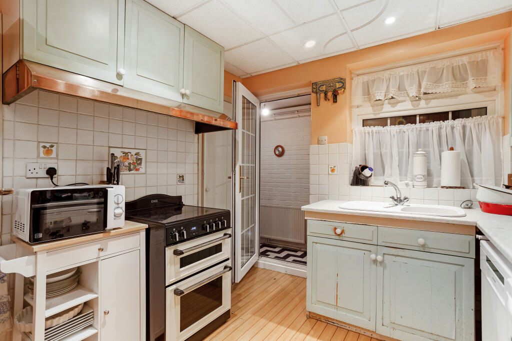 Additional image 16 of Dome Hill, Caterham, CR3