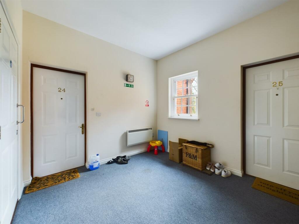 Additional image 11 of Gawton Crescent, Coulsdon