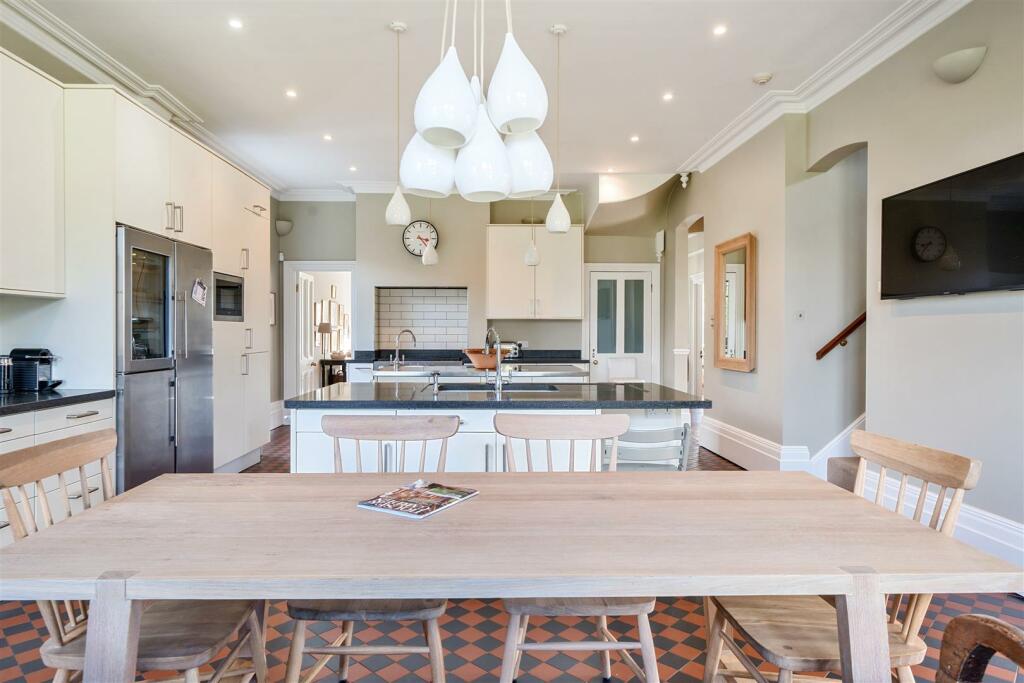 Additional image 31 of How Lane, Chipstead