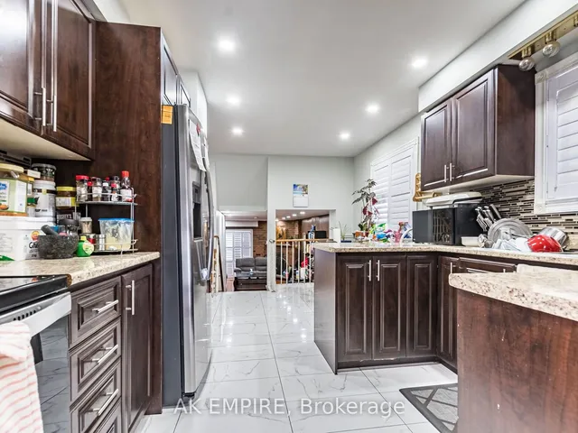 Additional image 12 of 13 Foxacre Row