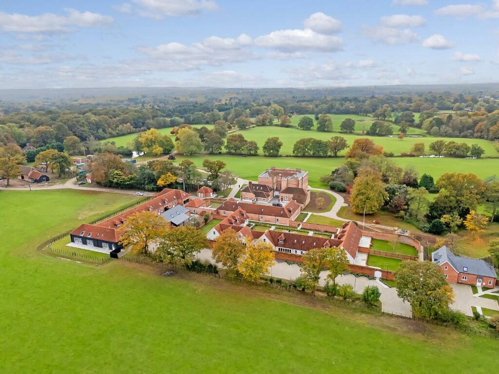 Additional image 24 of Brizes Park, Kelvedon Hatch