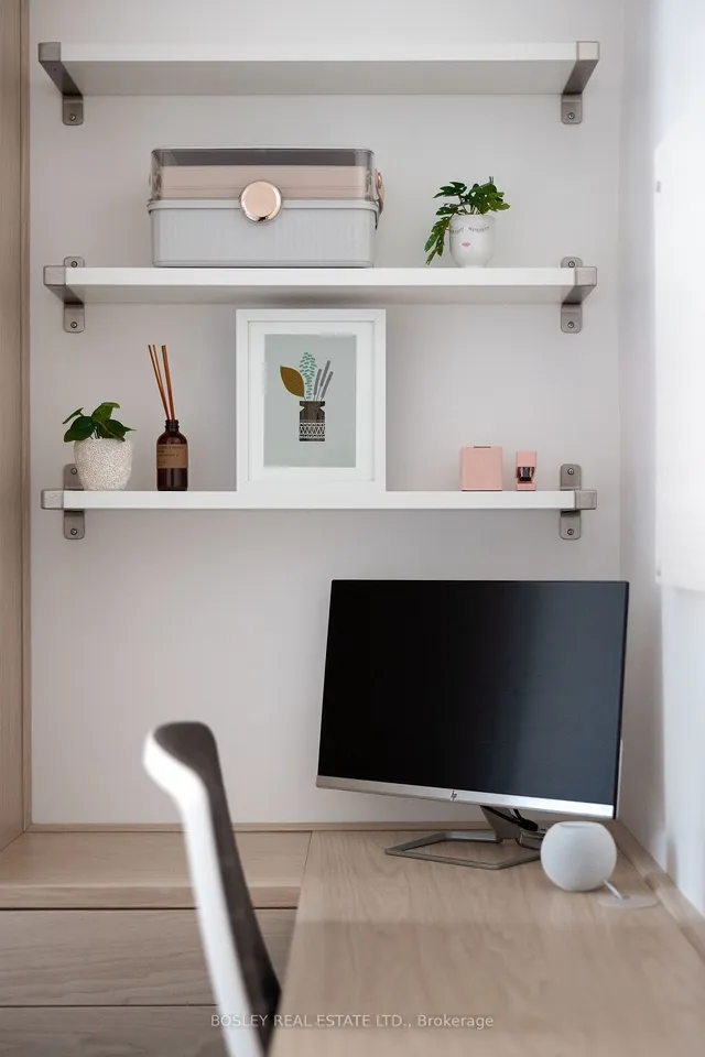 Additional image 24 of 233 Mcroberts Ave