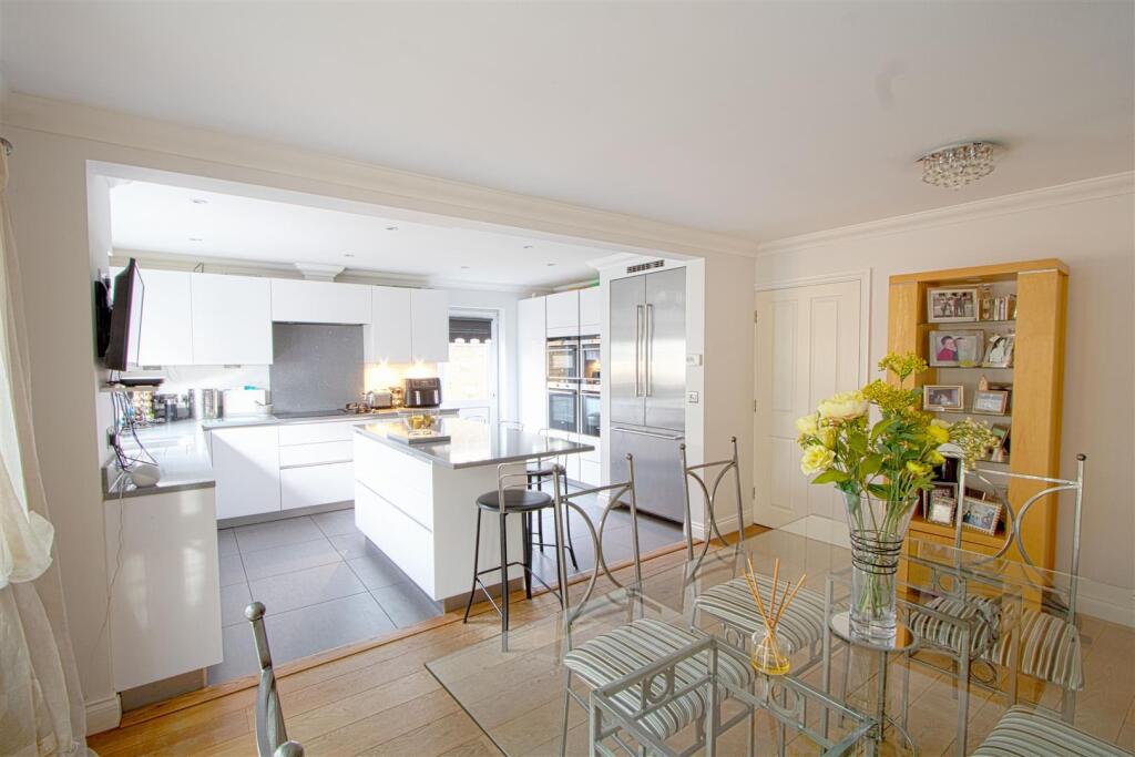 Additional image 26 of Highland Grove, Billericay