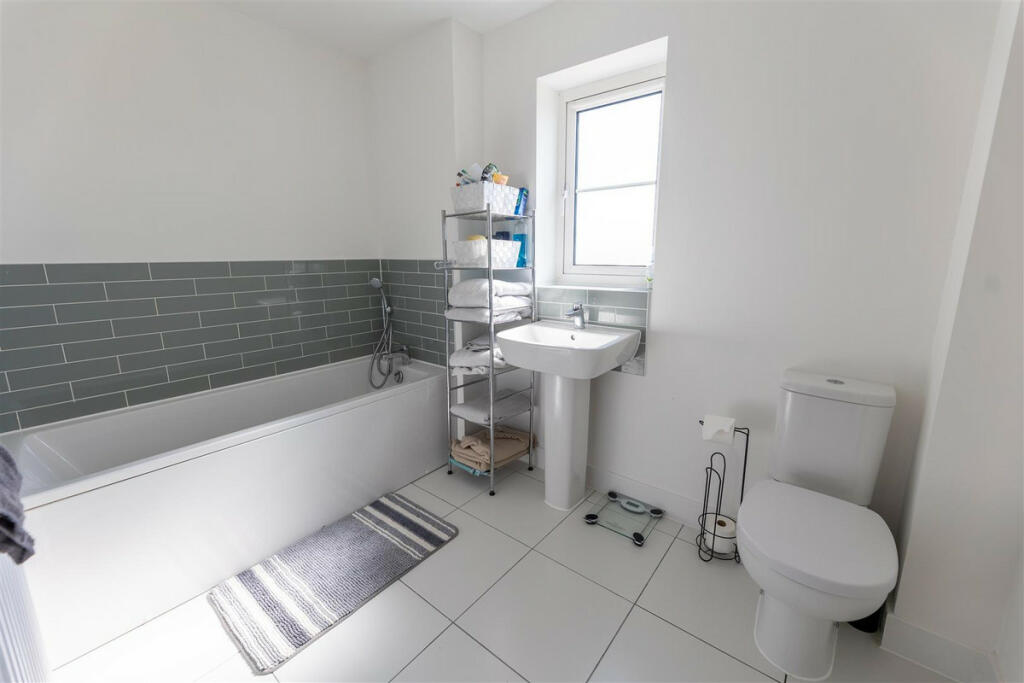 Additional image 18 of Wheatsheaf, Kirby Cross, CO13 0