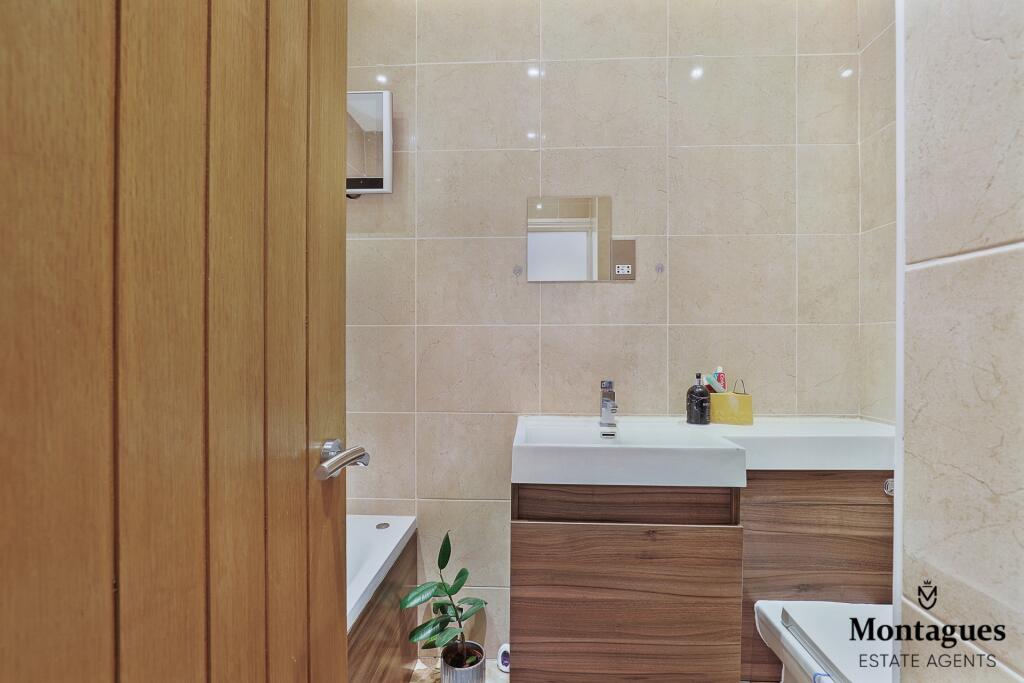 Additional image 8 of Hemnall Street, Epping, CM16