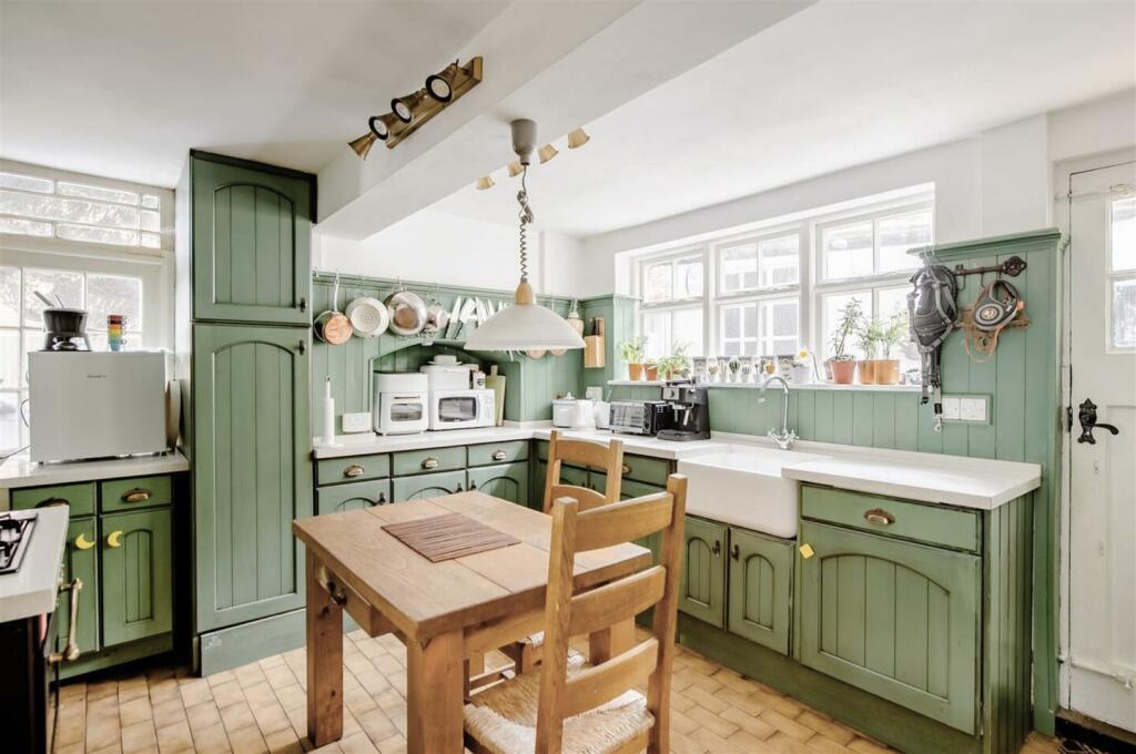 Additional image 12 of Southend Road, Billericay