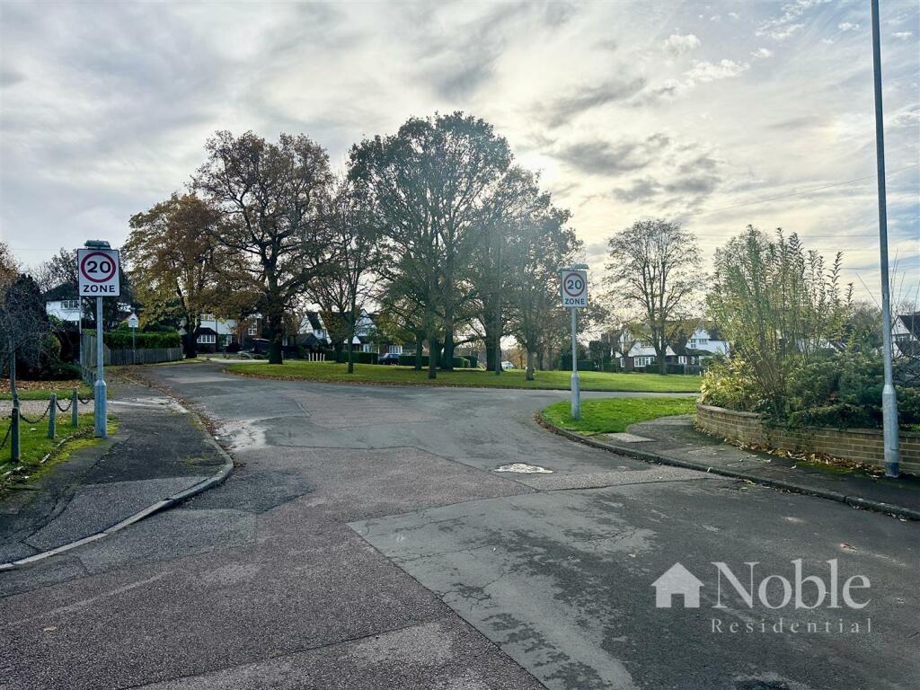 Additional image 17 of Linkway Road, Brentwood