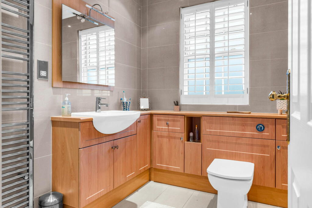 Additional image 37 of Thorndon Approach, Herongate, Brentwood, CM13 3PA
