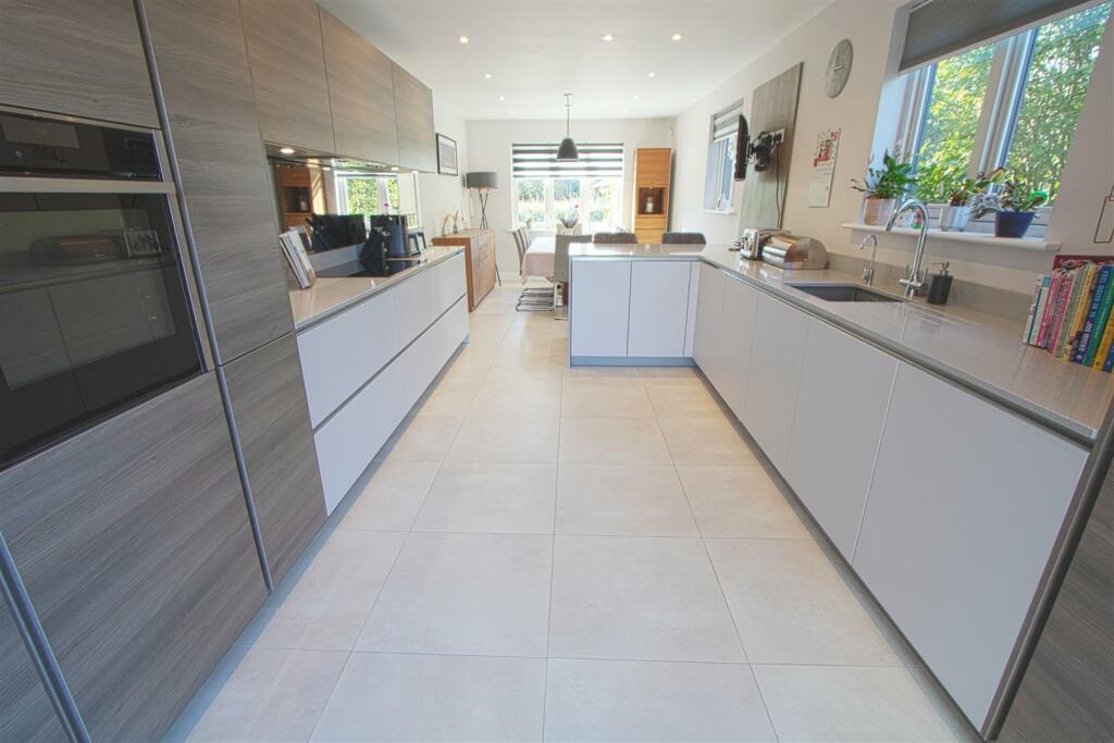 Additional image 4 of Coxes Farm Road, Billericay