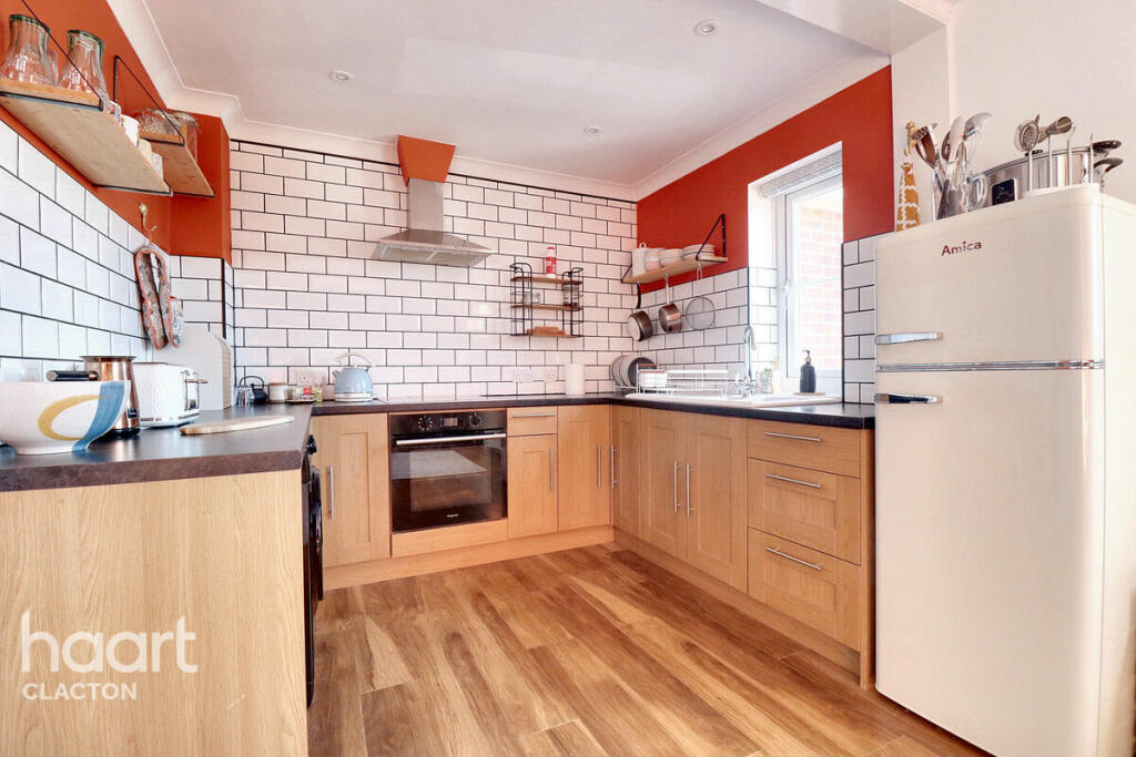 Additional image 3 of Selsey Avenue, Clacton-On-Sea