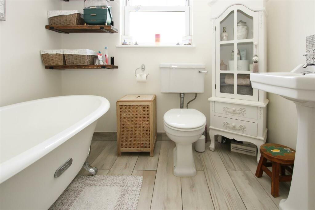 Additional image 20 of Middle Road, Ingrave, Brentwood