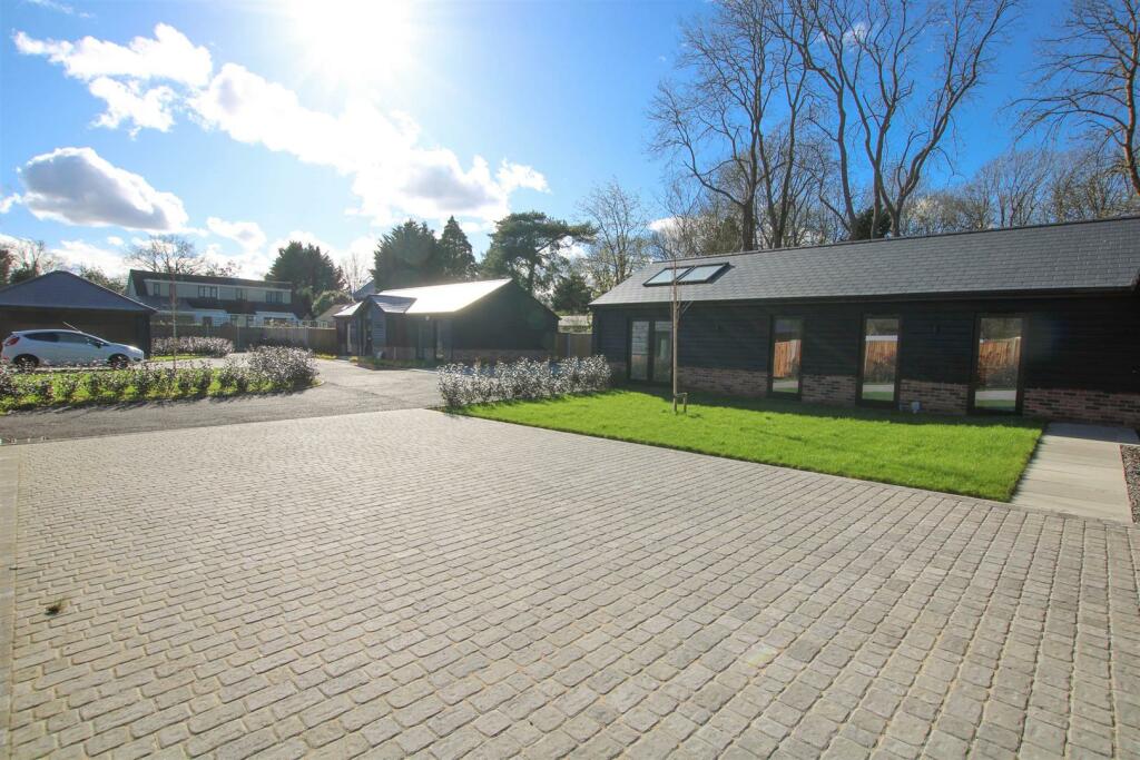 Additional image 17 of Broomhills Chase, Little Burstead, Billericay