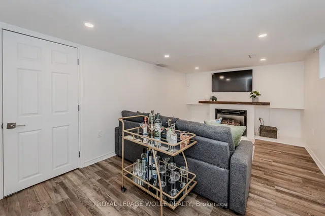 Additional image 21 of 13 Grenville Ave