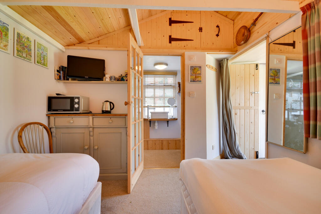 Additional image 27 of Coxtie Green Road, Pilgrims Hatch, Brentwood