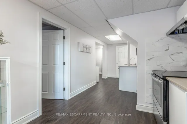 Additional image 24 of 83 Robert Hicks Dr