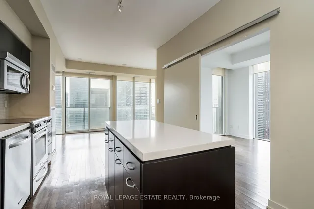 Additional image 8 of 126 Simcoe St Unit 3103