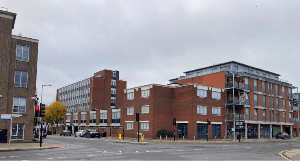 Primary image of Halford/Coval House, Coval Lane, Chelmsford, CM1 1TD