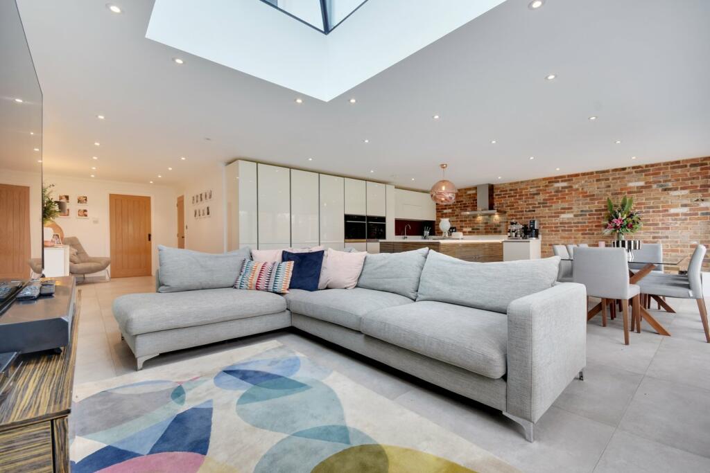 Additional image 10 of The Vale, Stock, CM4