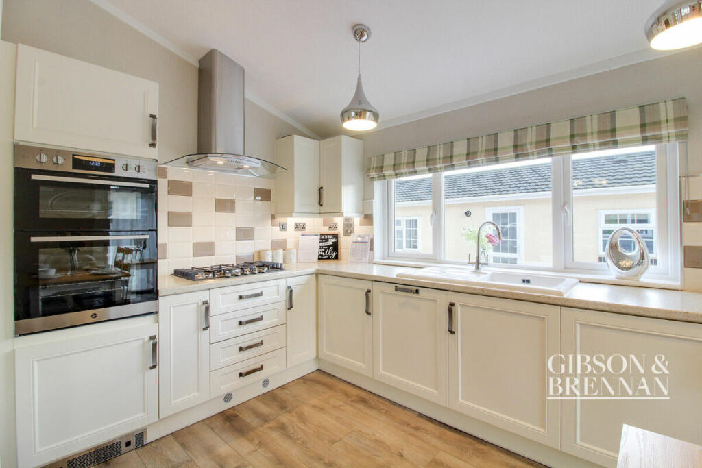 Additional image 4 of Hawkswood Road, Billericay, CM11