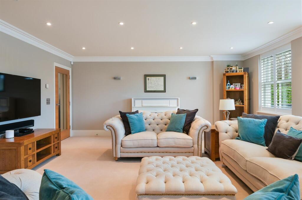 Additional image 17 of High Oaks Close, Coulsdon