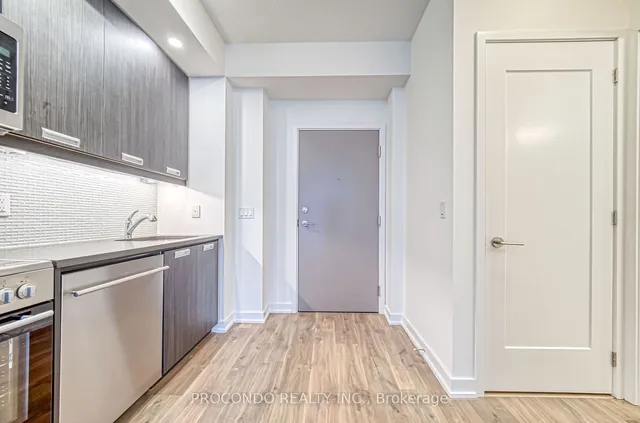 Additional image 8 of 99 John St Unit 1405
