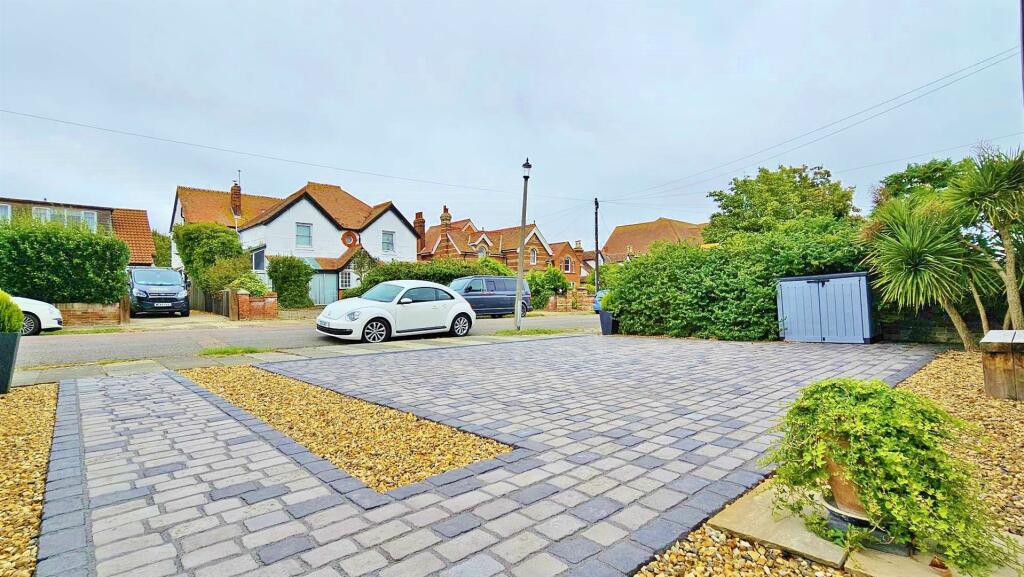 Additional image 29 of Harold Road, Frinton-On-Sea
