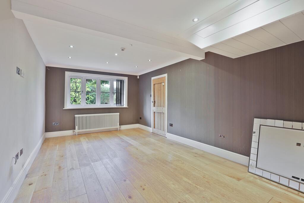 Additional image 12 of Lindsey Street, Epping, CM16