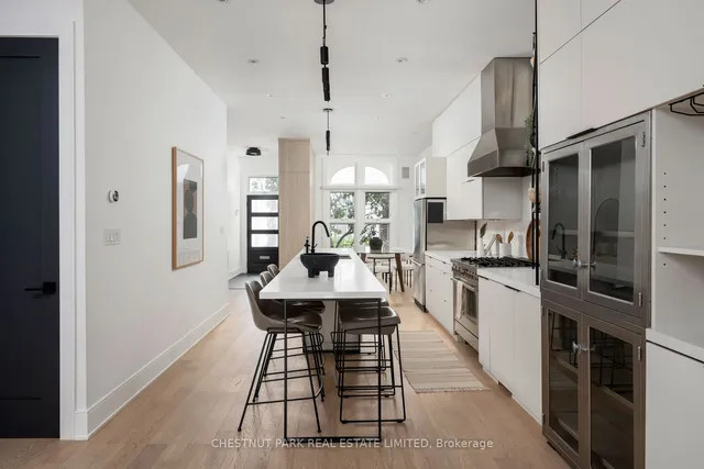 Additional image 12 of 14 Wellesley Ave