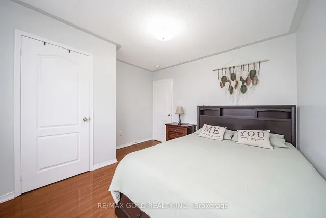 Additional image 33 of 76 Larkspur Rd