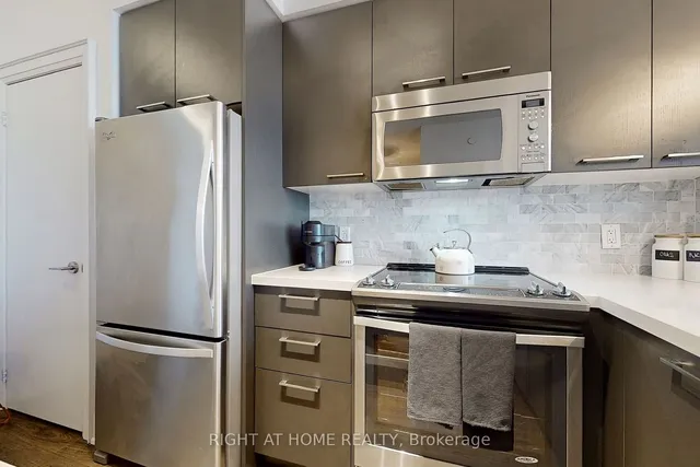 Additional image 14 of 30 Roehampton Ave Unit 1506