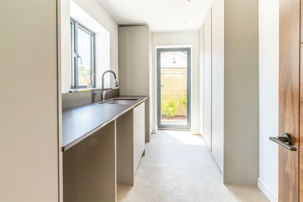 Additional image 25 of Broomhills Chase, Little Burstead, Billericay