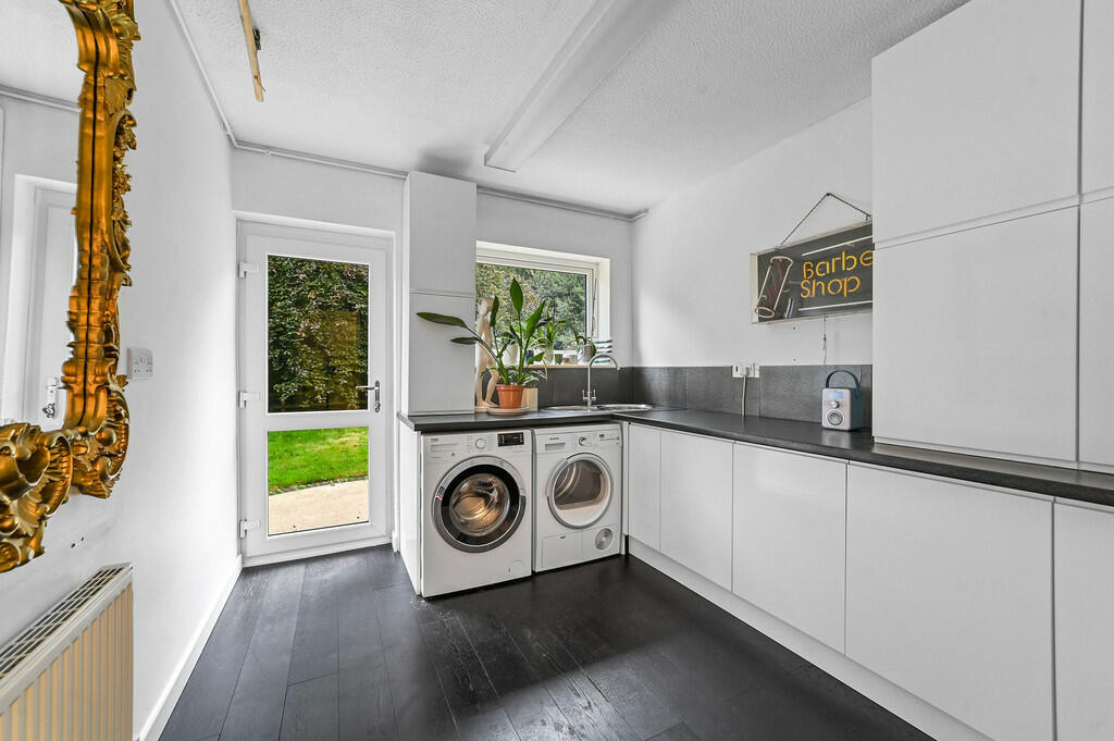 Additional image 21 of Ernalds Close, Earls Colne, Essex