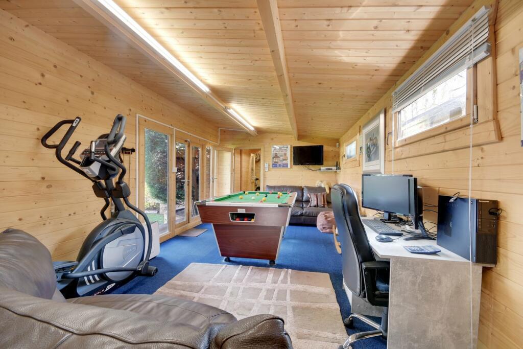 Additional image 24 of Rochford Avenue, Shenfield, Brentwood, CM15