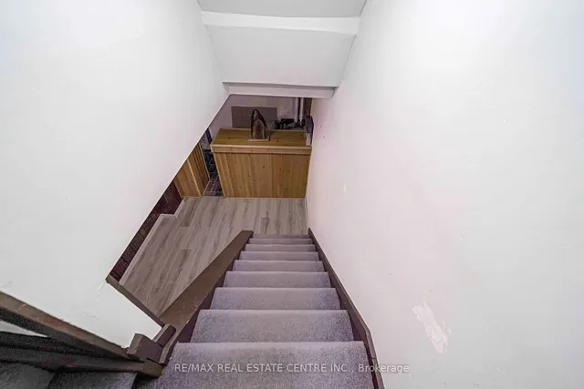 Additional image 32 of 27 Vodden Crt